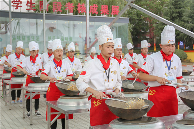 郑州新东方学厨师3.jpg