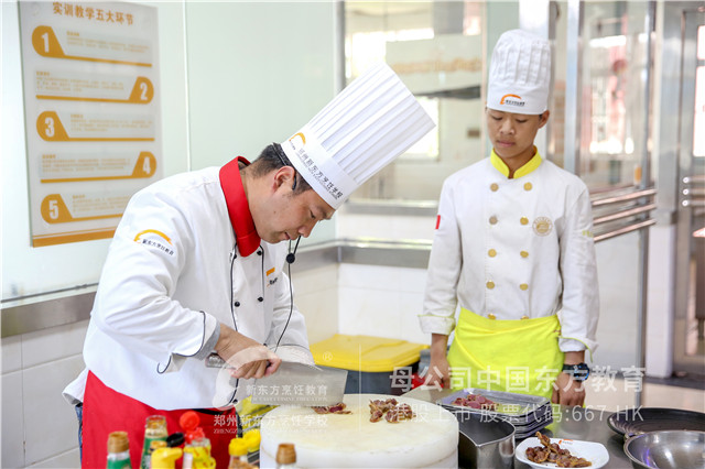 郑州新东方学生上课场景 (8).JPG