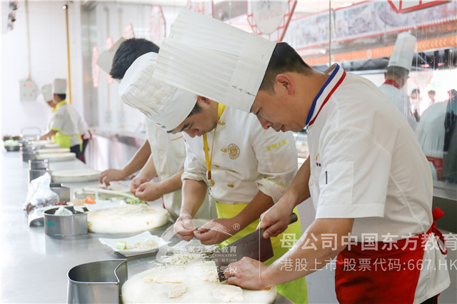 郑州新东方烹饪学校教师大比武 (5).JPG