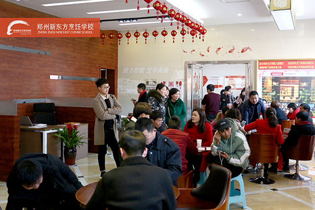 ֣���¶�������ѧ��ʦ�𱬳���