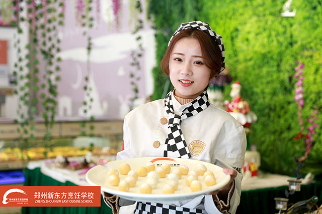 ֣���¶������ѧУѧ�Ӱ�Ԫ��