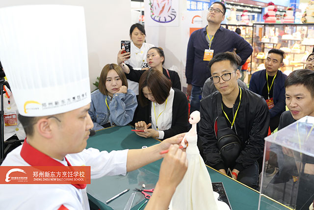 郑州第十一届烘焙展新东方烹饪学校现场课堂视听区