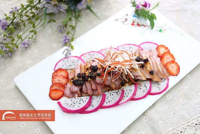 郑州新东方烹饪学校凉菜试听课干妈猪头