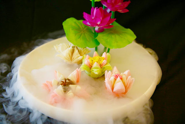 作品:桃花酥、荷花酥