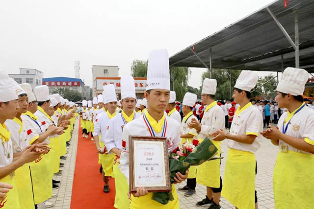 ֣���¶������ѧУ