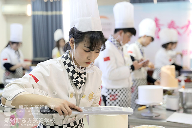 3郑州新东方西点决赛现场.JPG