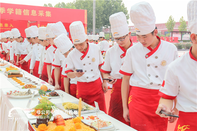 郑州新东方烹饪大赛之热菜比赛