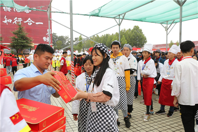 郑州新东方中秋节活动 (4).JPG