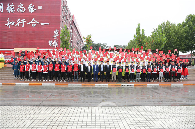 郑州新东方班委受聘仪式 (3).JPG