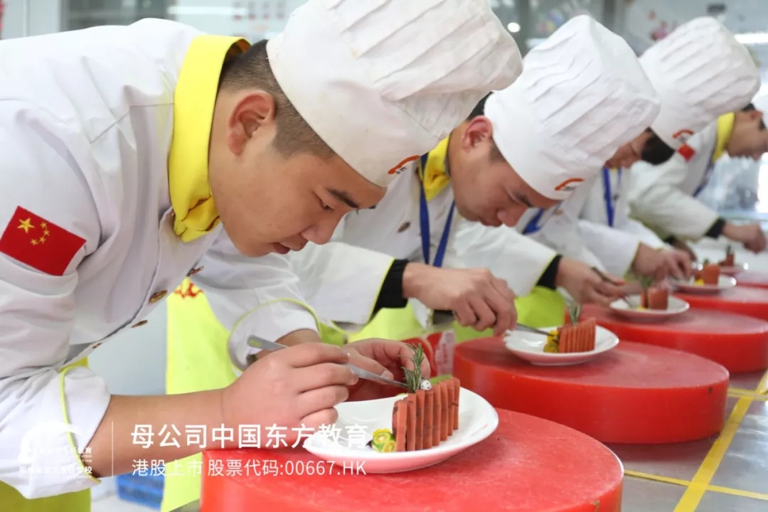 ��֣���¶������ѧУѧ��ʦ��ô����