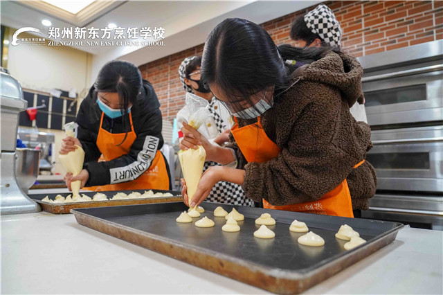 郑州新东方西点体验课 (6).jpg